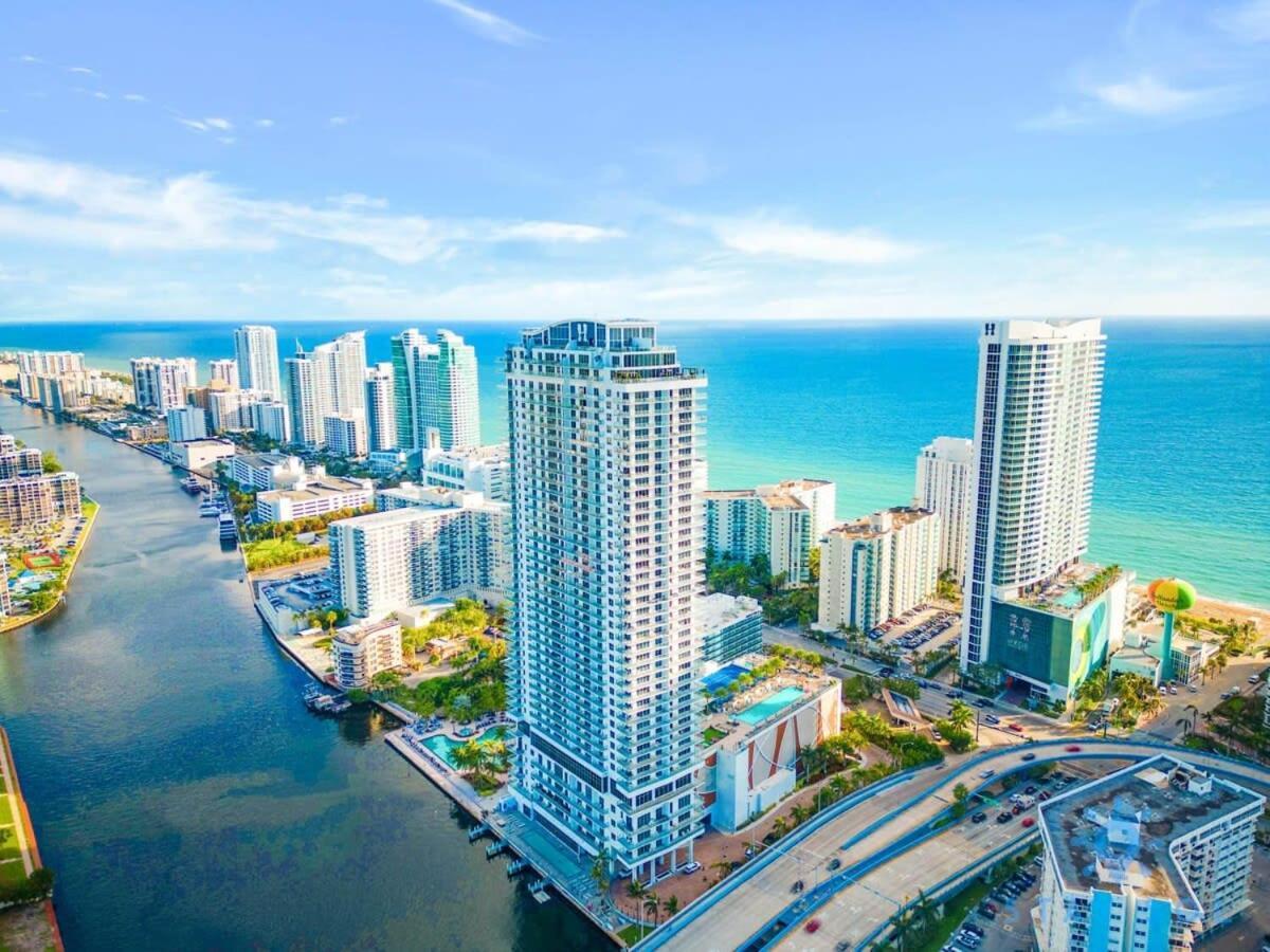 Luxury Amenities, Infinity Pool, Gym, Hot Tub Apartment ฮอลลีวูด ภายนอก รูปภาพ