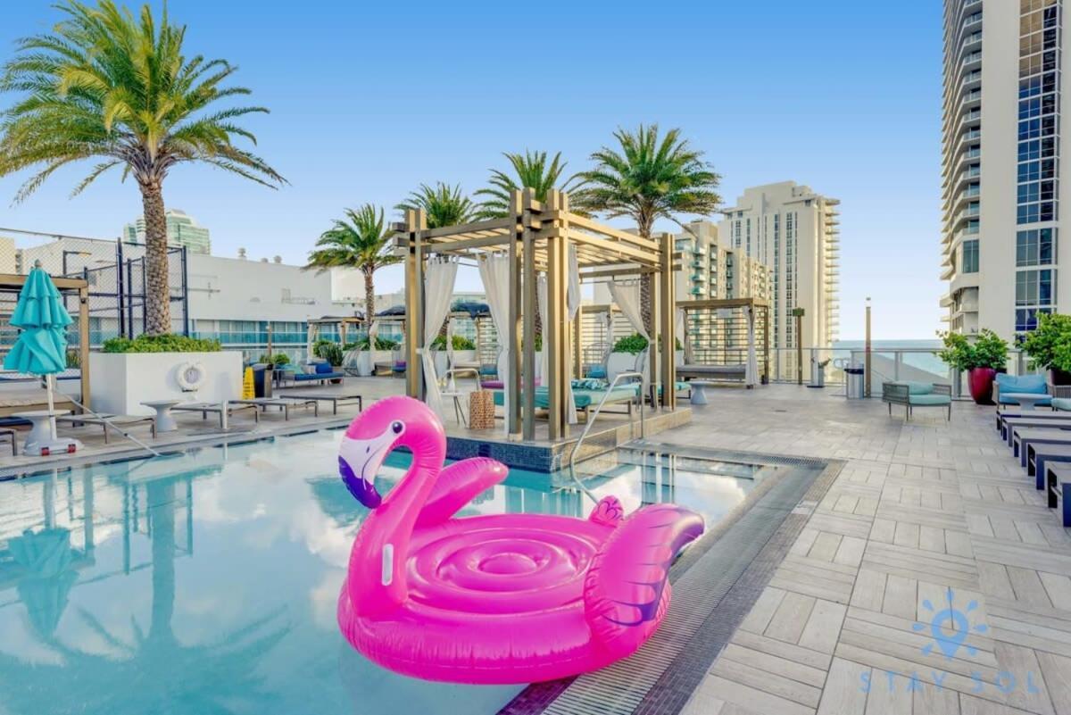 Luxury Amenities, Infinity Pool, Gym, Hot Tub Apartment ฮอลลีวูด ภายนอก รูปภาพ