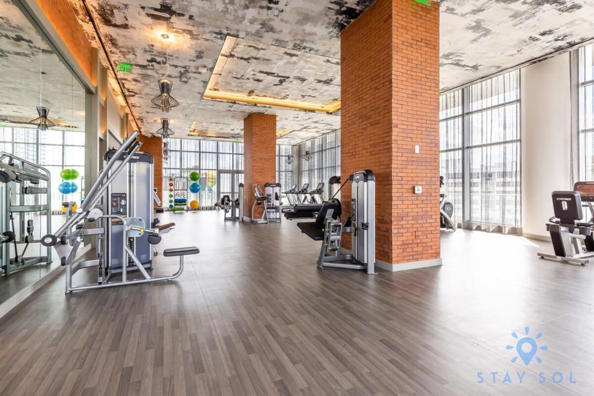 Luxury Amenities, Infinity Pool, Gym, Hot Tub Apartment ฮอลลีวูด ภายนอก รูปภาพ