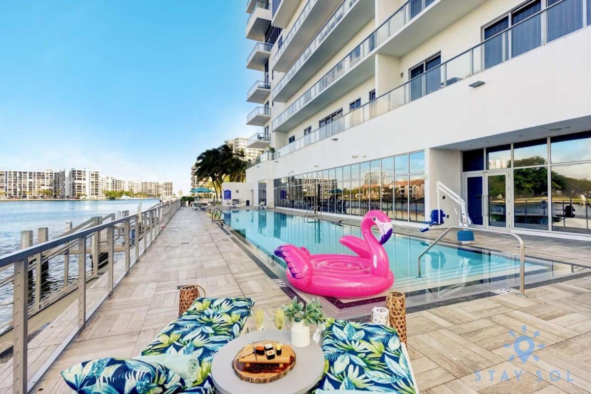 Luxury Amenities, Infinity Pool, Gym, Hot Tub Apartment ฮอลลีวูด ภายนอก รูปภาพ