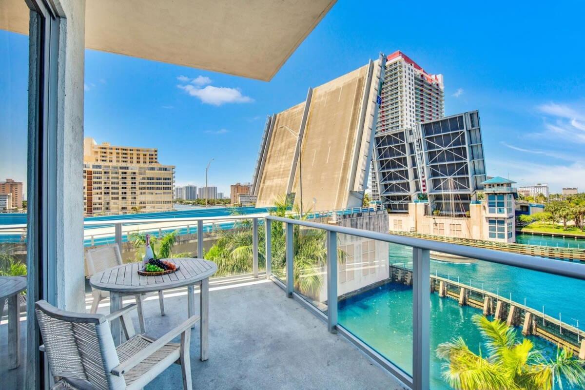 Luxury Amenities, Infinity Pool, Gym, Hot Tub Apartment ฮอลลีวูด ภายนอก รูปภาพ