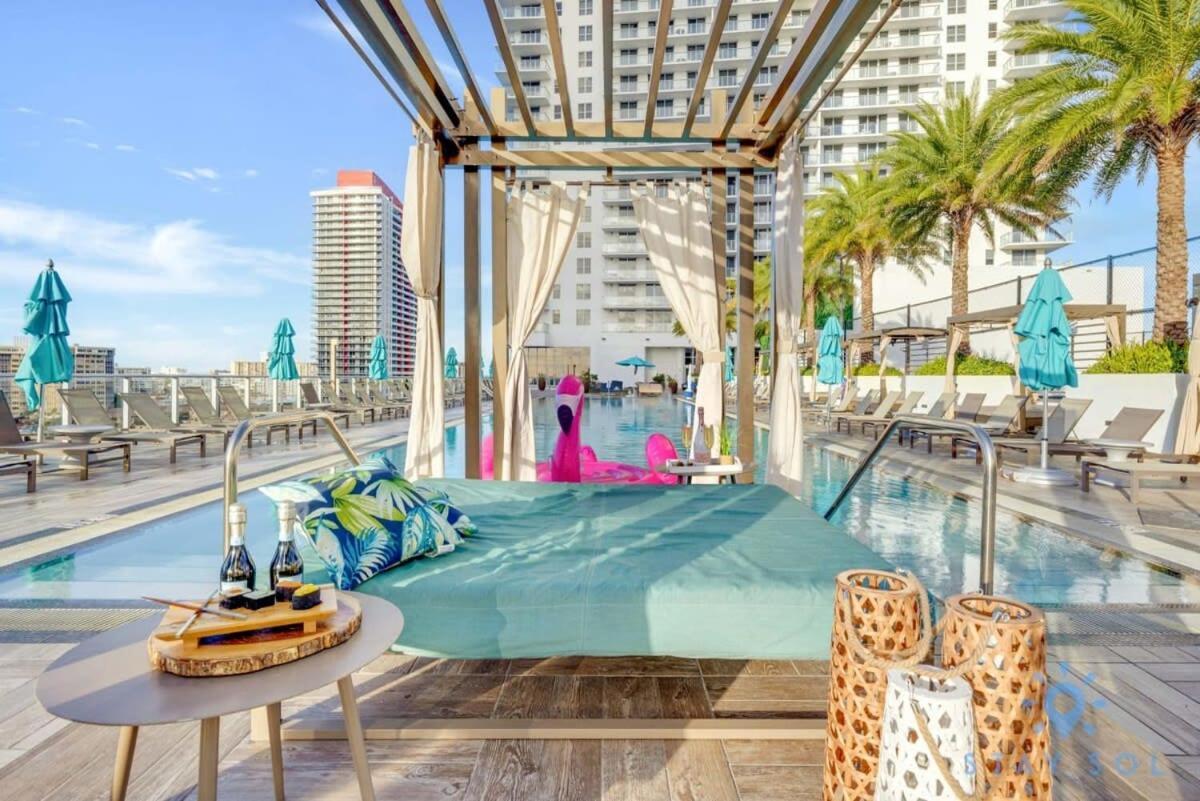 Luxury Amenities, Infinity Pool, Gym, Hot Tub Apartment ฮอลลีวูด ภายนอก รูปภาพ